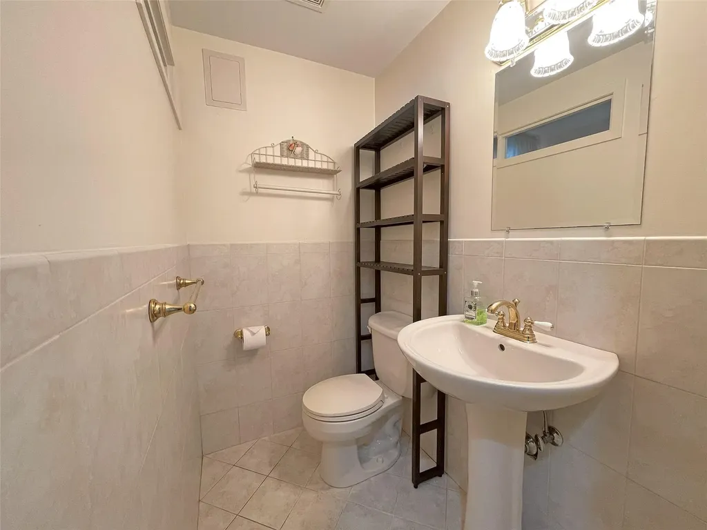 115 Lyons Road Scarsdale NY 10583