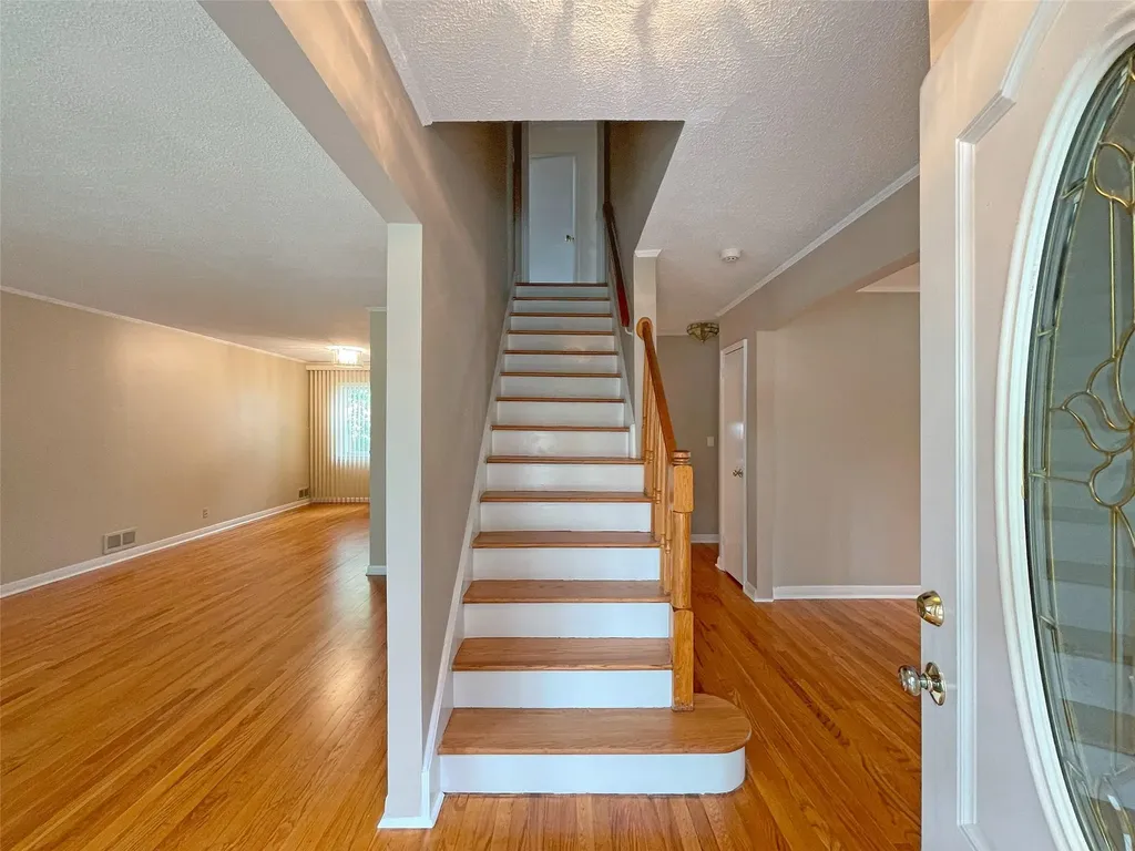 115 Lyons Road Scarsdale NY 10583