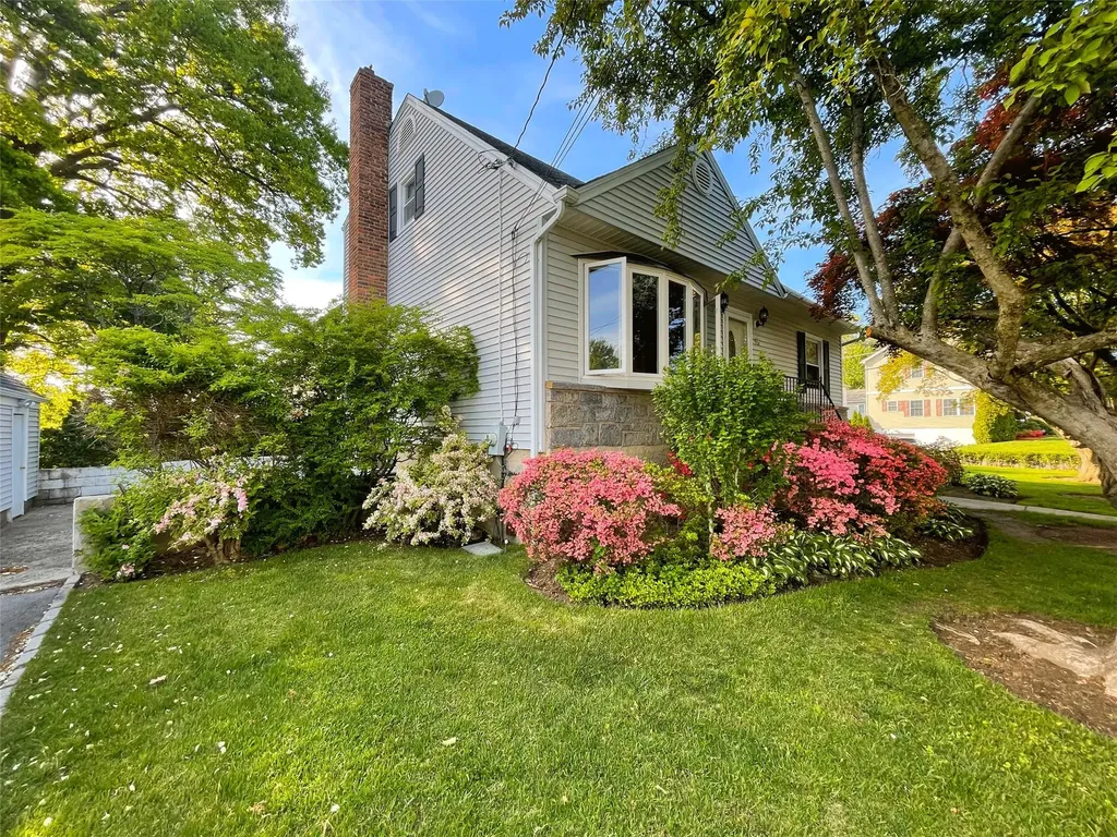 115 Lyons Road Scarsdale NY 10583