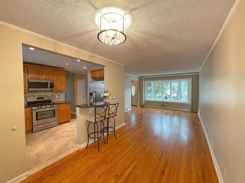 115 Lyons Road Scarsdale NY 10583
