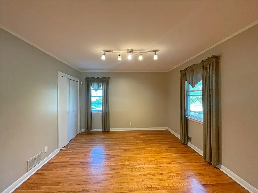 115 Lyons Road Scarsdale NY 10583