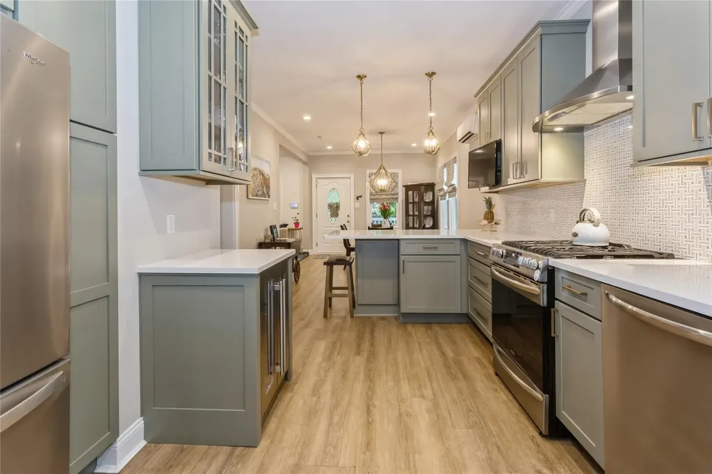85 Lexington Avenue Malverne NY 11565