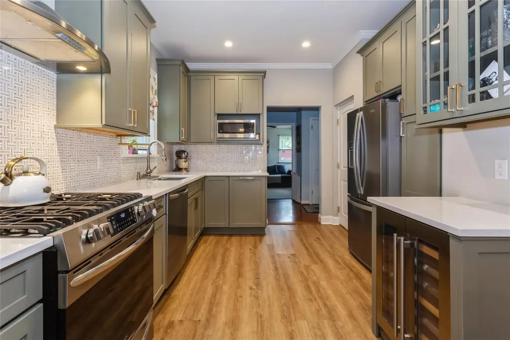 85 Lexington Avenue Malverne NY 11565