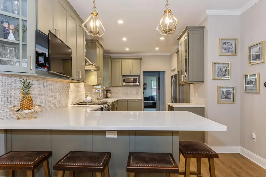 85 Lexington Avenue Malverne NY 11565