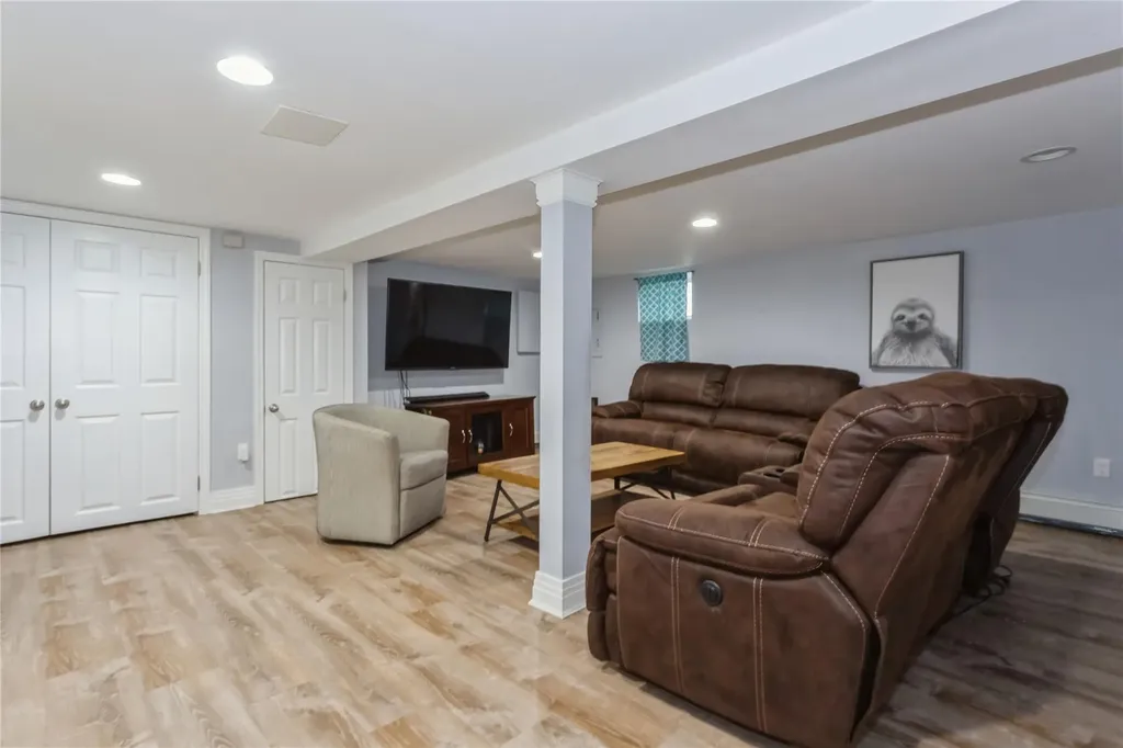 85 Lexington Avenue Malverne NY 11565
