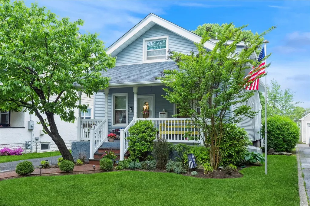 85 Lexington Avenue Malverne NY 11565