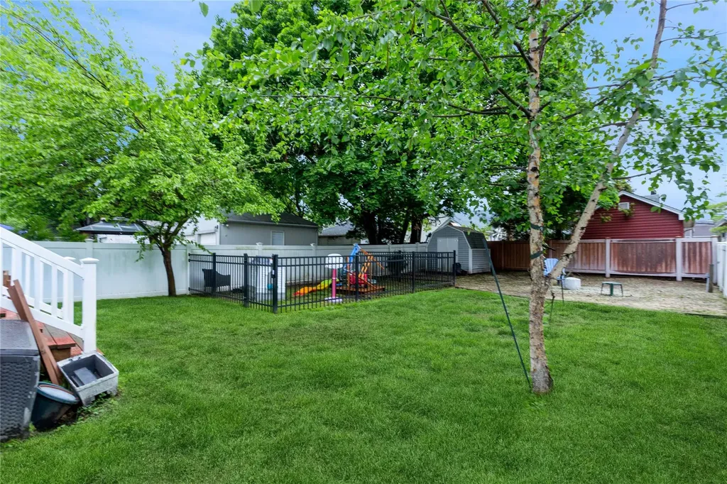 85 Lexington Avenue Malverne NY 11565