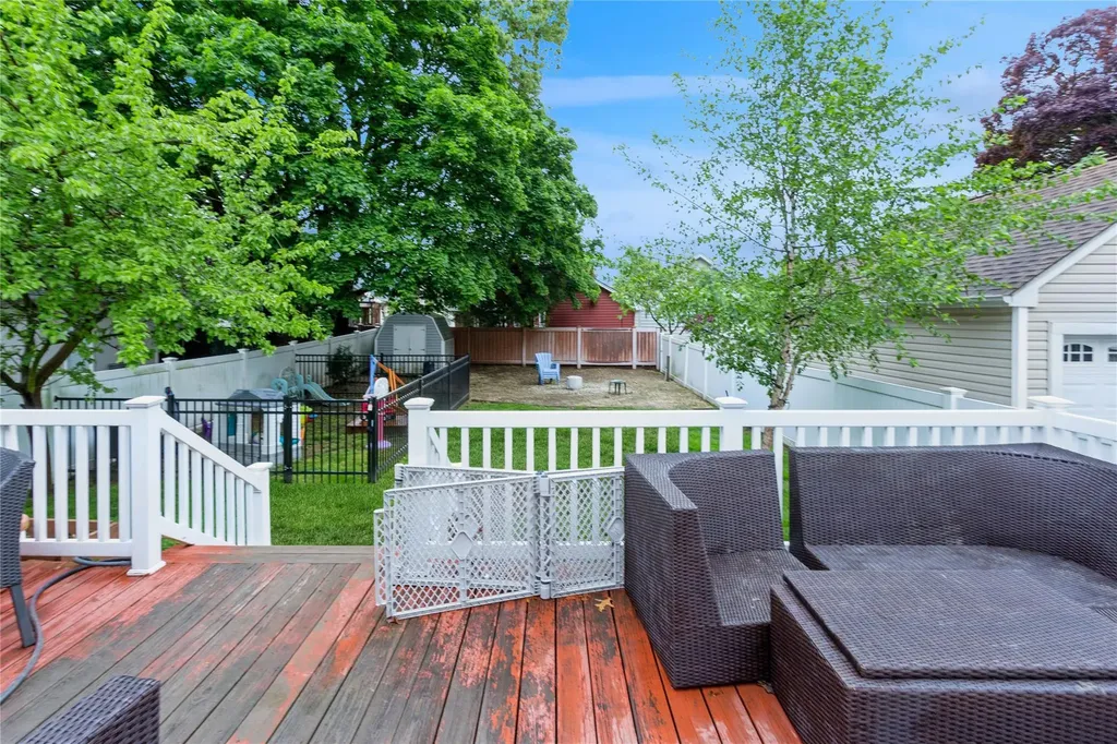 85 Lexington Avenue Malverne NY 11565