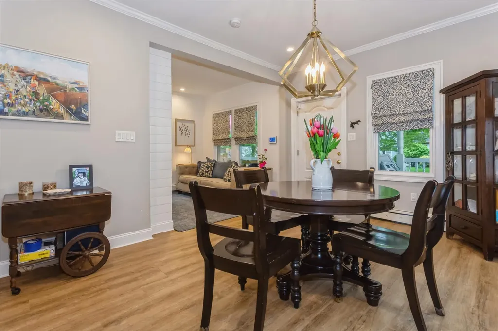 85 Lexington Avenue Malverne NY 11565