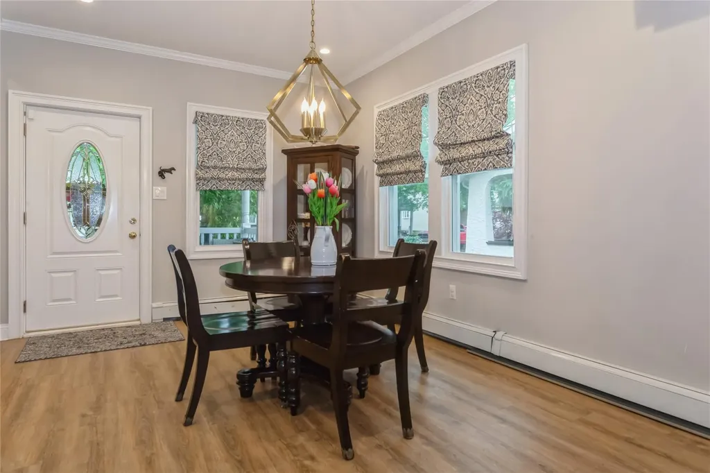 85 Lexington Avenue Malverne NY 11565