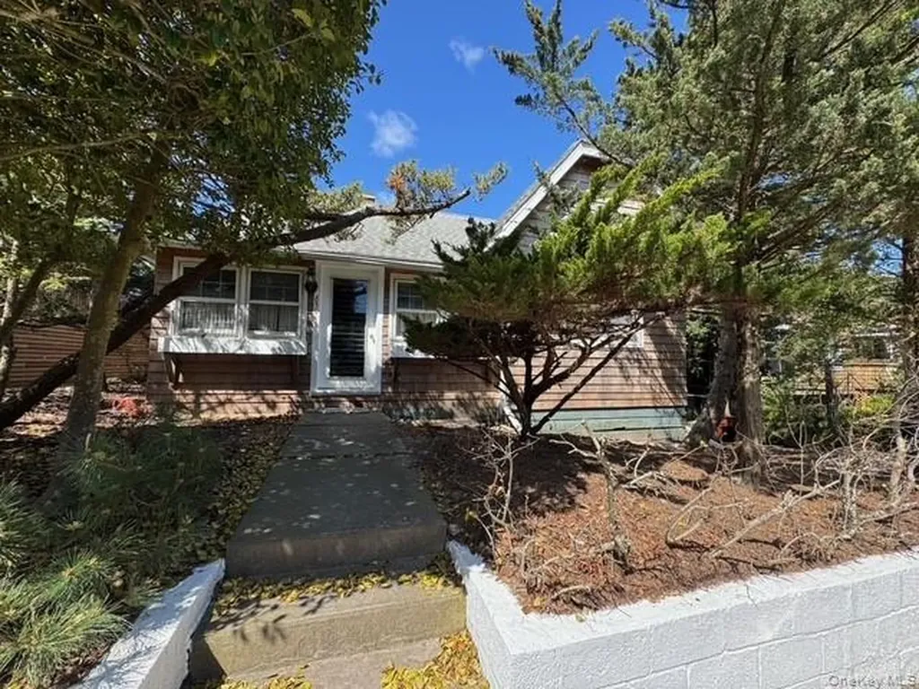 850 Evergreen Walk Ocean Beach NY 11770