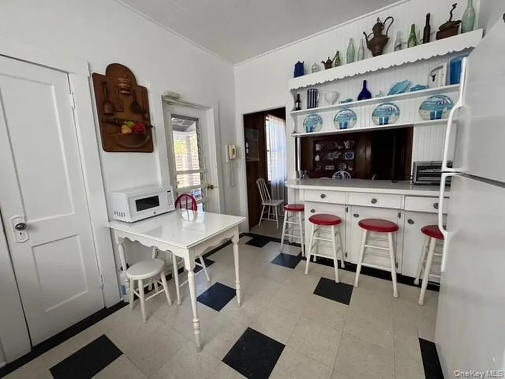 850 Evergreen Walk Ocean Beach NY 11770