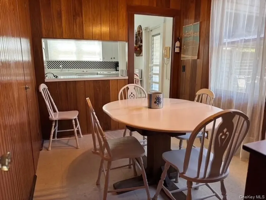 850 Evergreen Walk Ocean Beach NY 11770