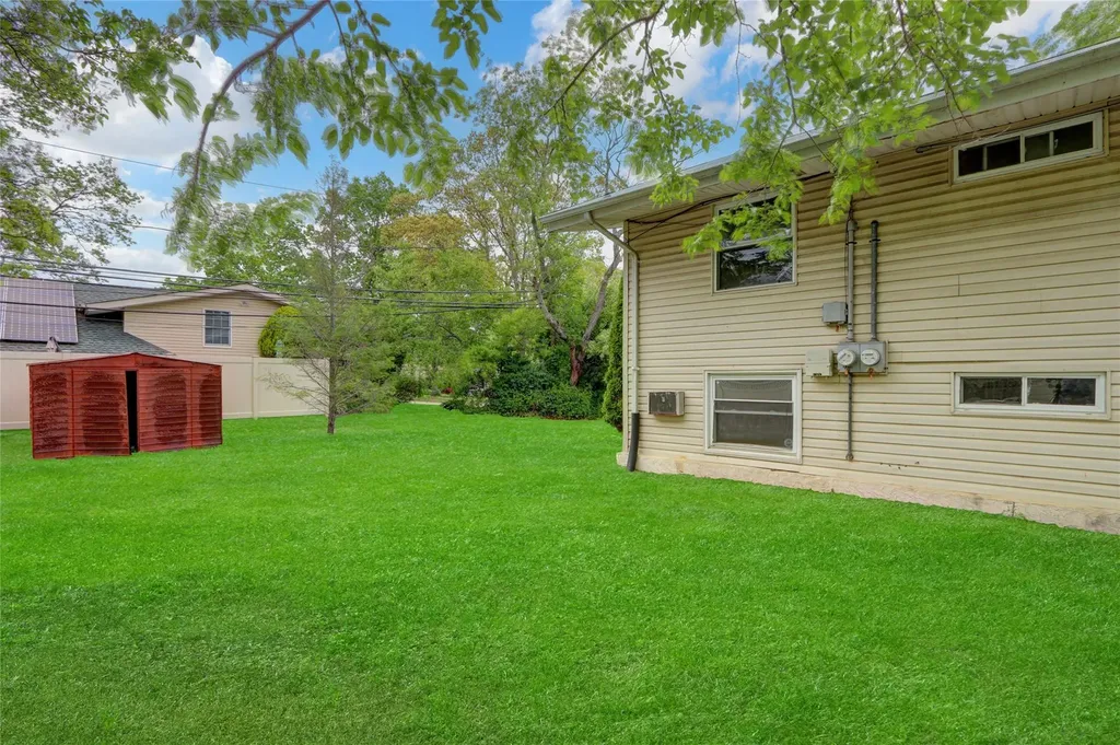 14 Split Cedar Drive Islandia NY 11749