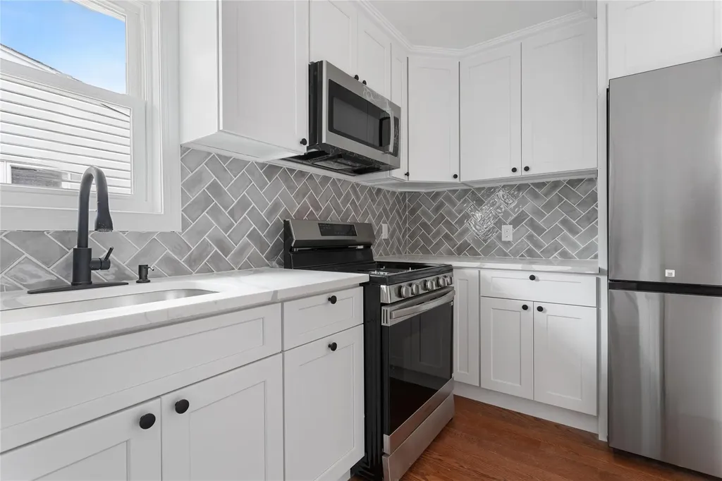 712 Carlton Road West Babylon NY 11704
