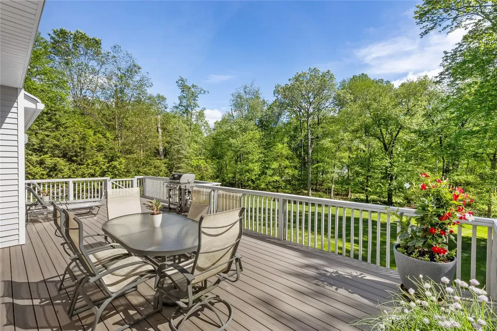 47 Londonderry Lane Somers NY 10589