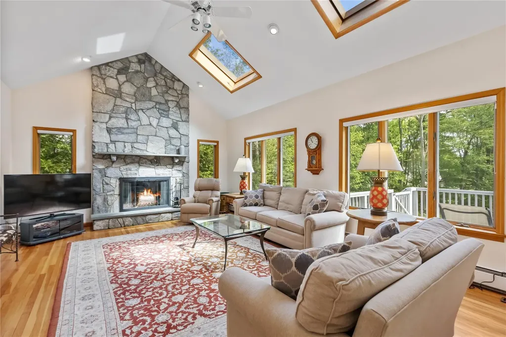 47 Londonderry Lane Somers NY 10589