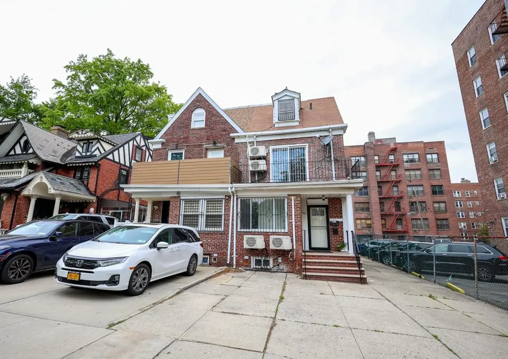 11141 77th Avenue Forest Hills NY 11375