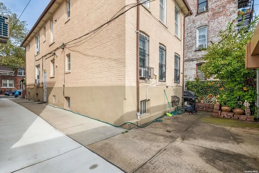 1772 68th Street Brooklyn NY 11204