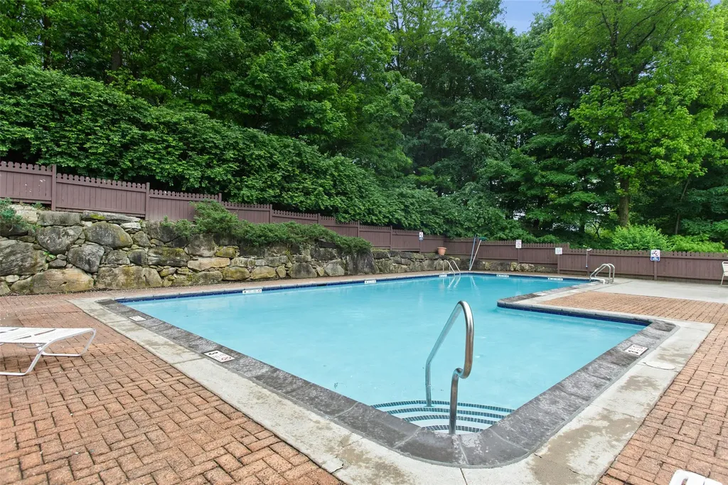 89 Foxwood Circle Mount Kisco NY 10549