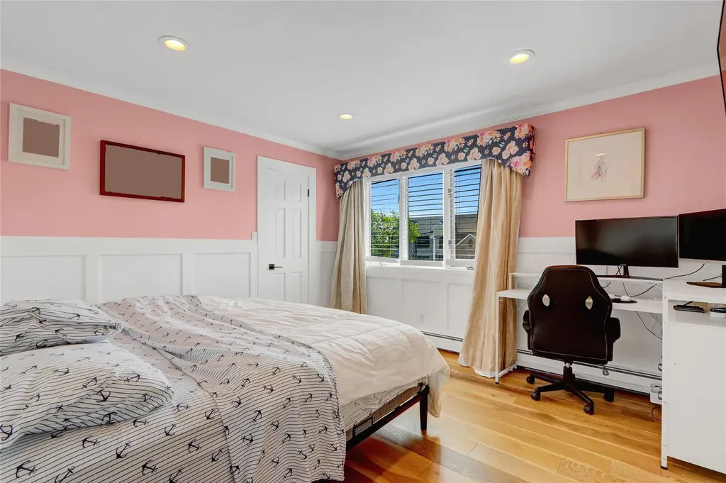 52 Shore Drive S Copiague NY 11726