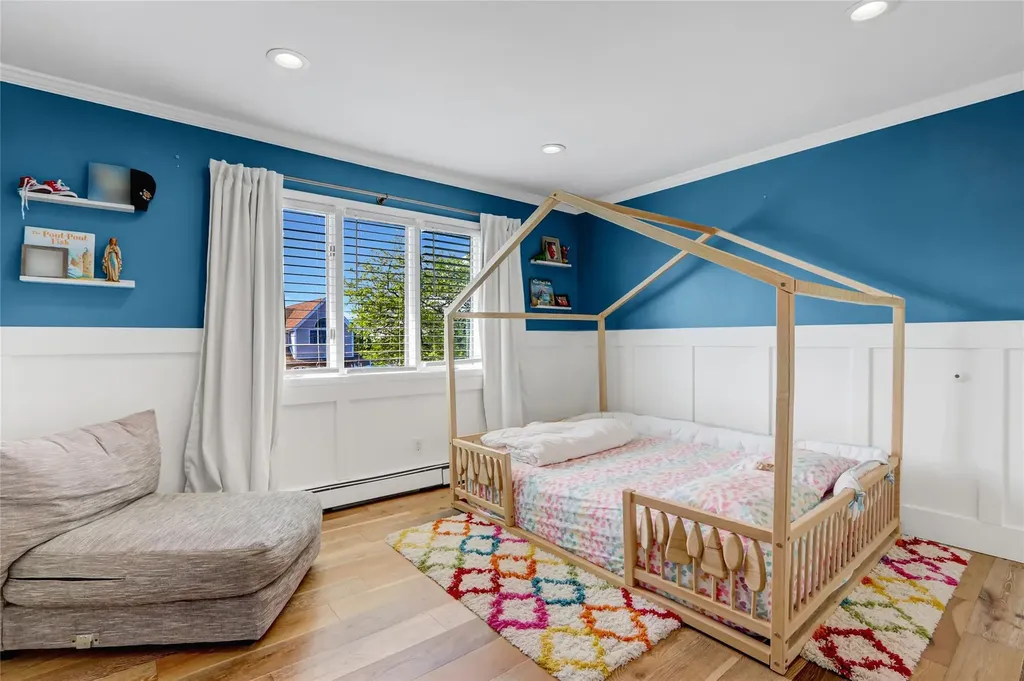 52 Shore Drive S Copiague NY 11726