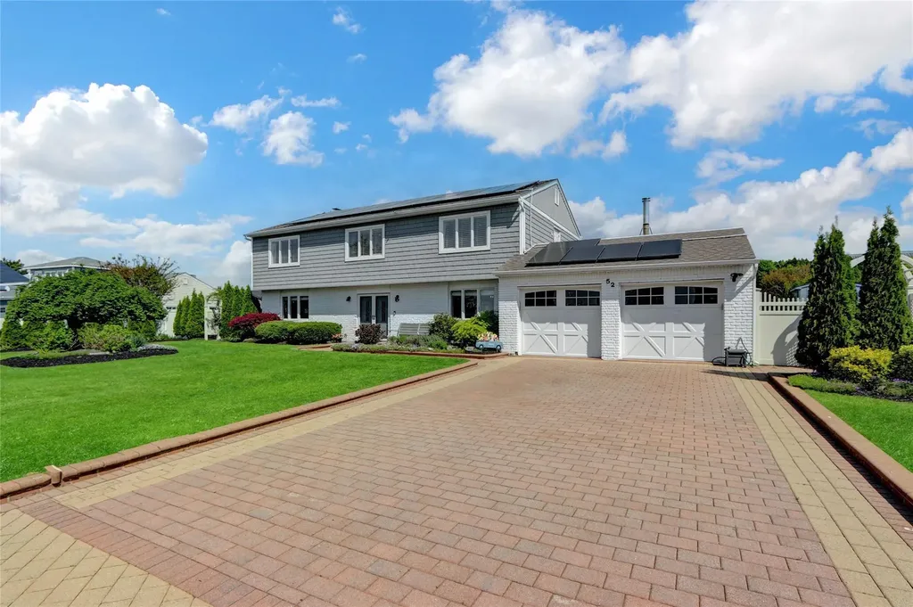 52 Shore Drive S Copiague NY 11726