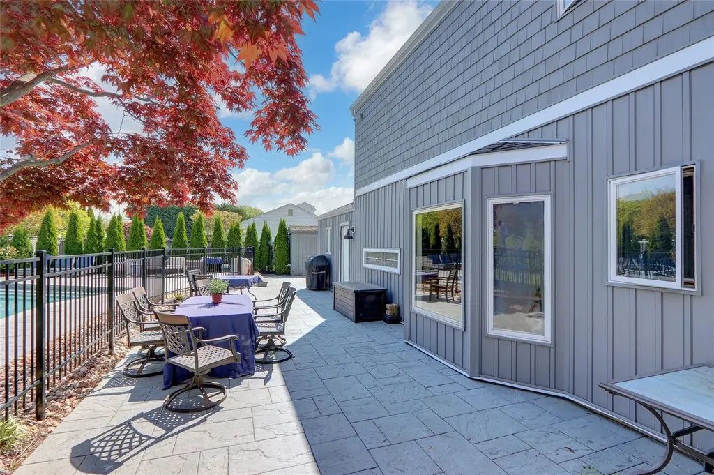 52 Shore Drive S Copiague NY 11726