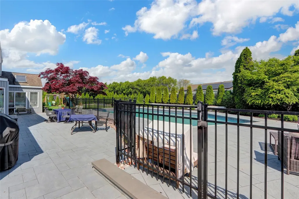 52 Shore Drive S Copiague NY 11726