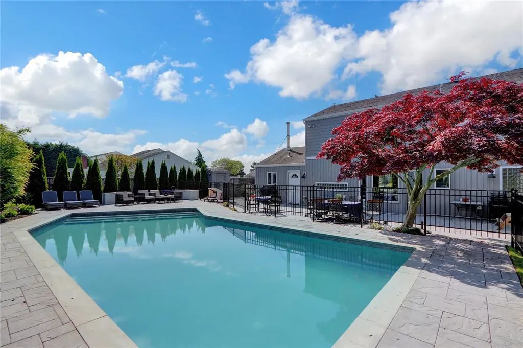 52 Shore Drive S Copiague NY 11726