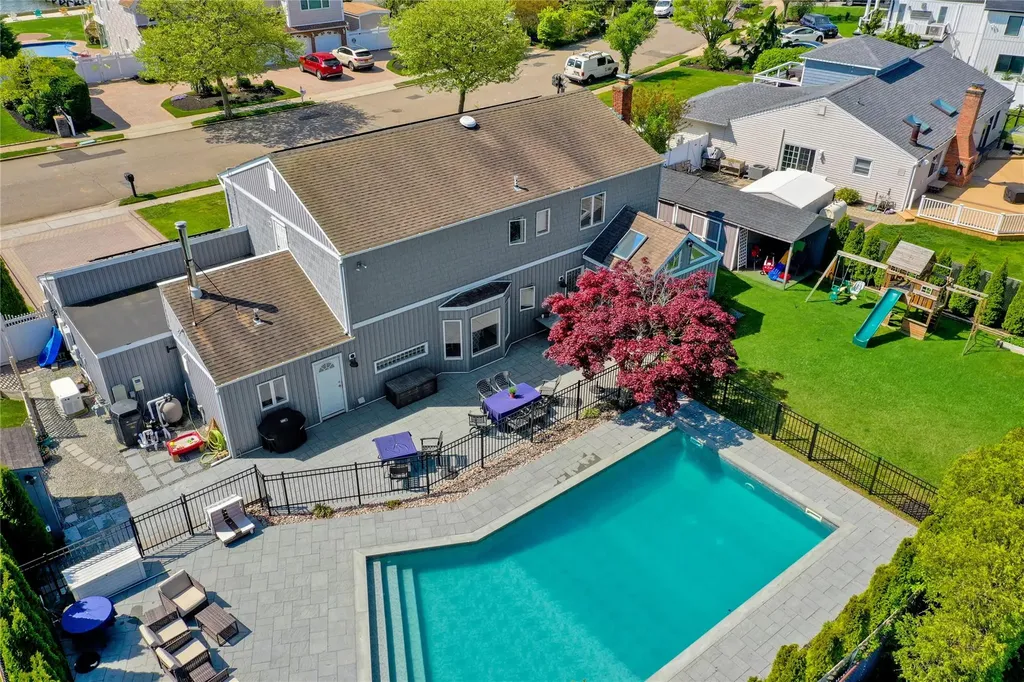 52 Shore Drive S Copiague NY 11726