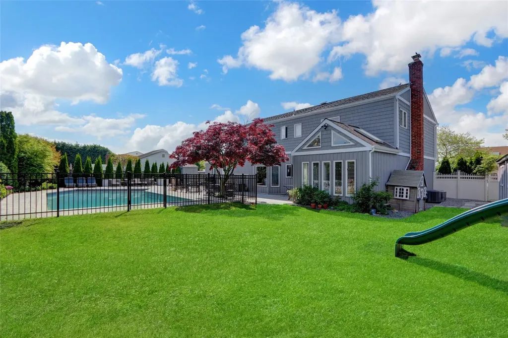 52 Shore Drive S Copiague NY 11726