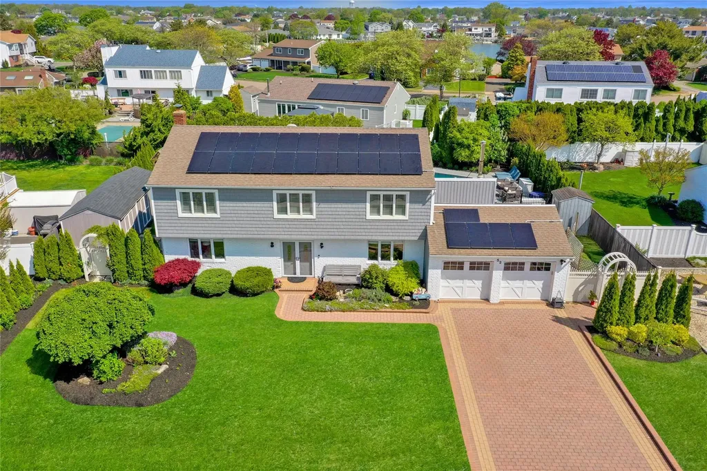 52 Shore Drive S Copiague NY 11726