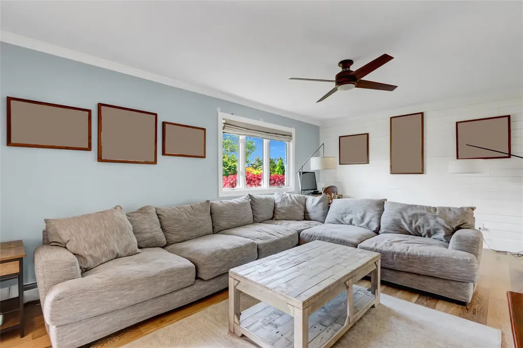 52 Shore Drive S Copiague NY 11726