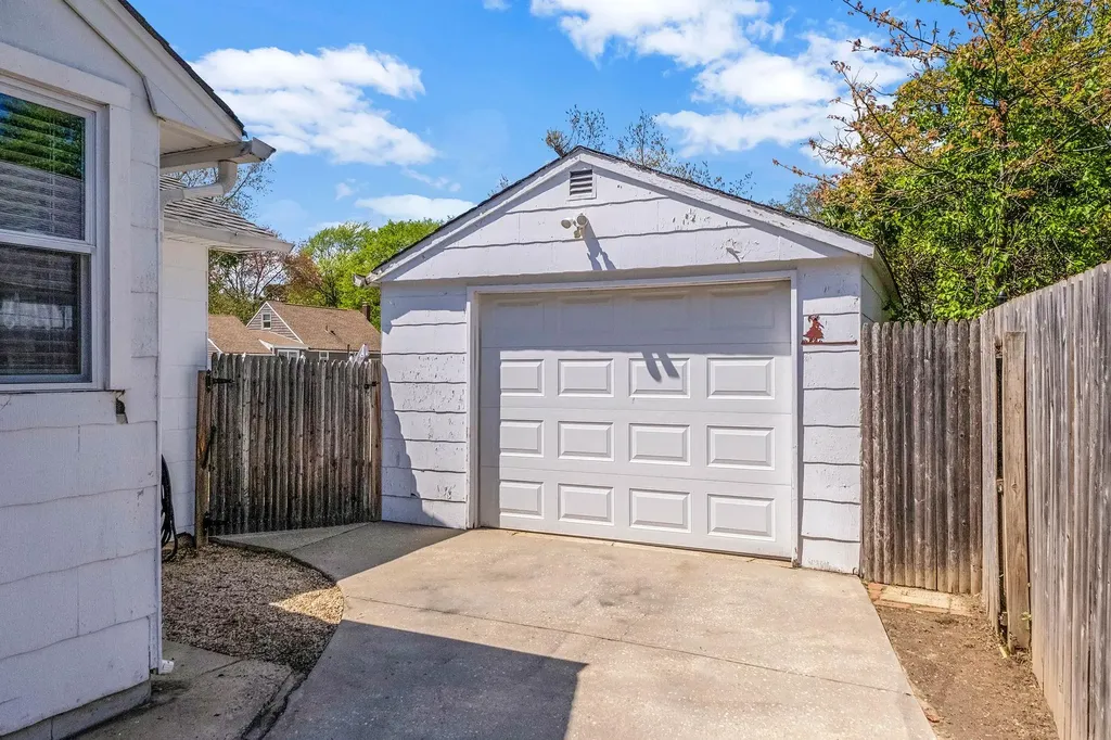 17 Ontario Drive Bay Shore NY 11706