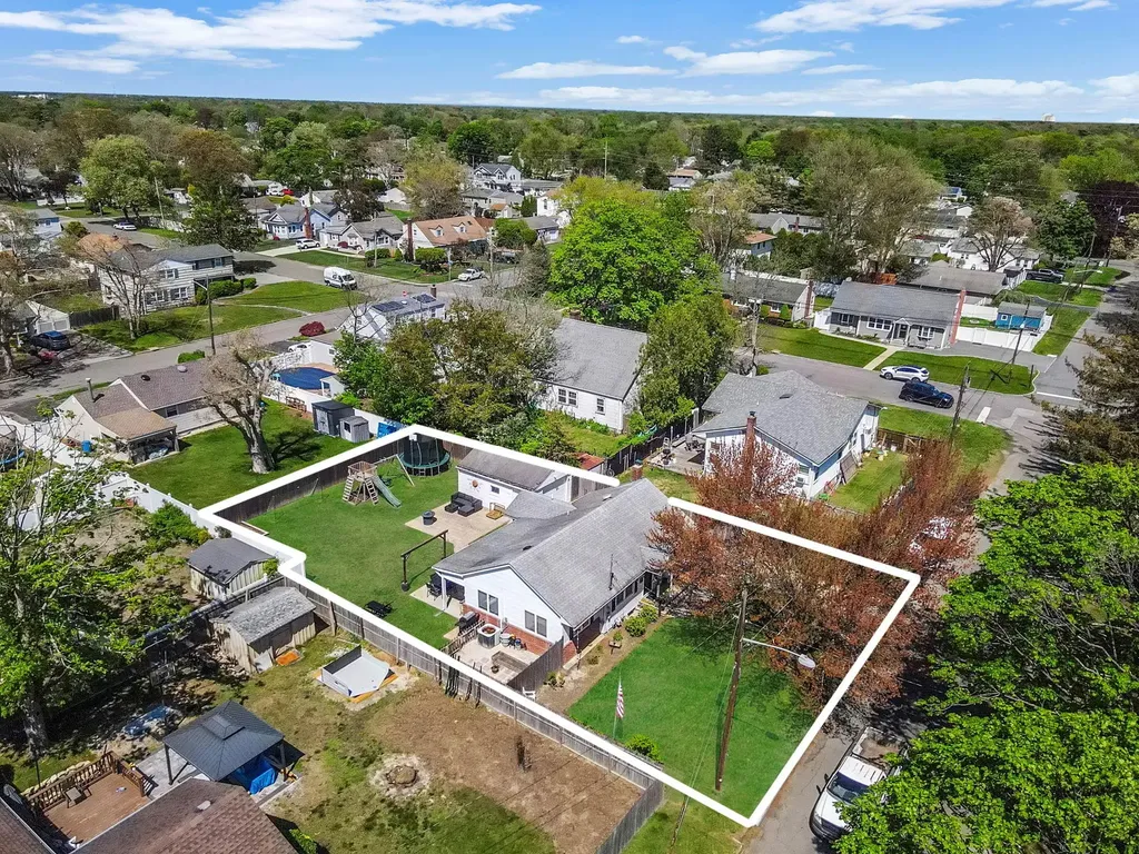 17 Ontario Drive Bay Shore NY 11706