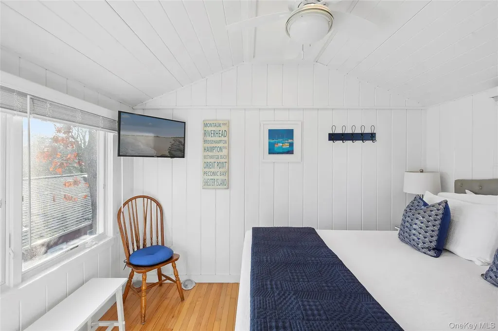 67 North Road Hampton Bays NY 11946