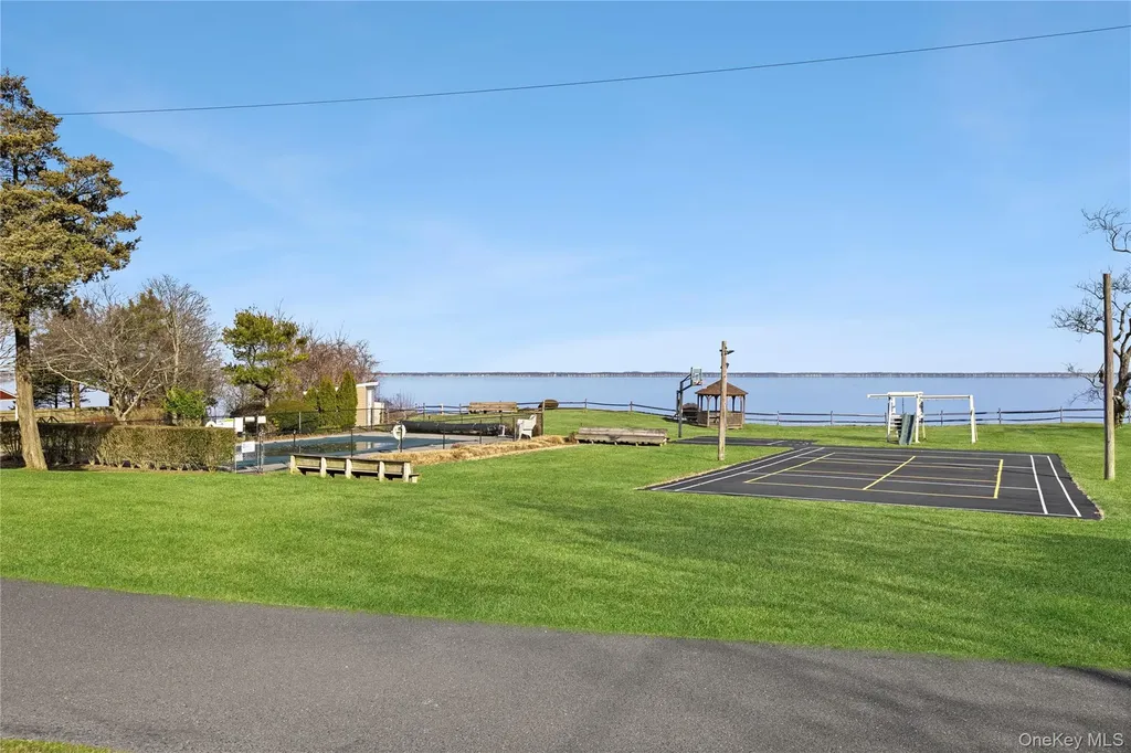 67 North Road Hampton Bays NY 11946