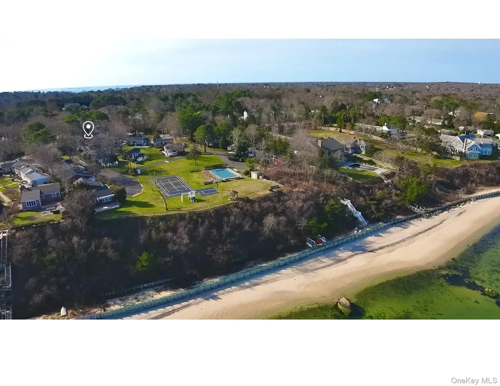 67 North Road Hampton Bays NY 11946