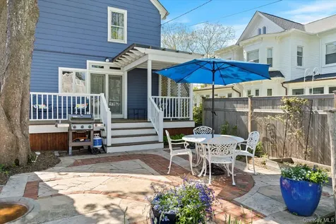 604 Main Street Greenport NY 11944