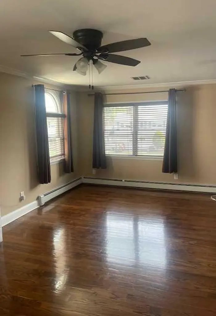 18 Prince Lane Westbury NY 11590