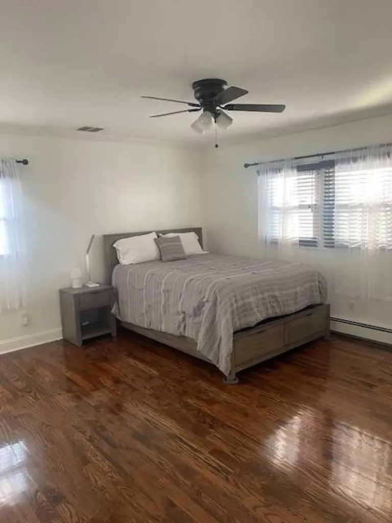 18 Prince Lane Westbury NY 11590