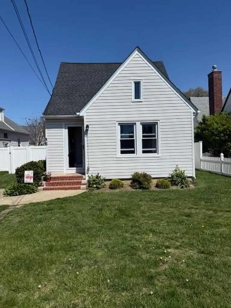 5 Dorothy Court Merrick NY 11566