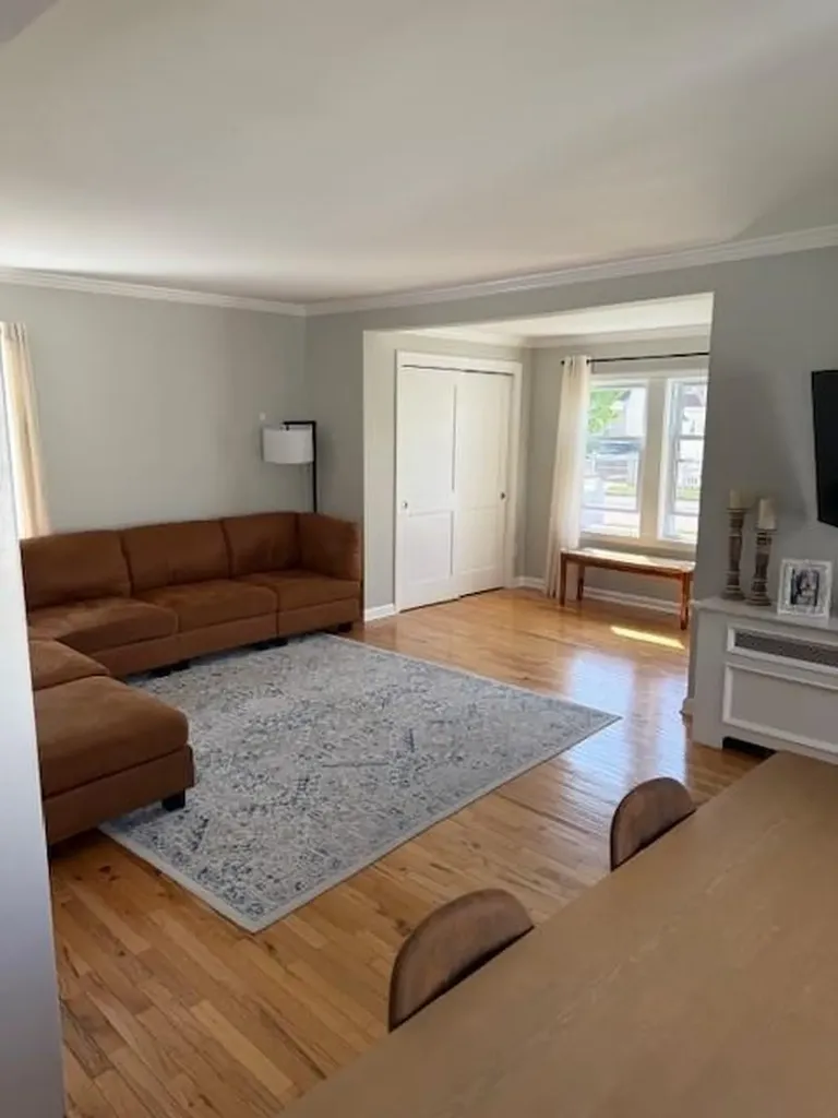 5 Dorothy Court Merrick NY 11566