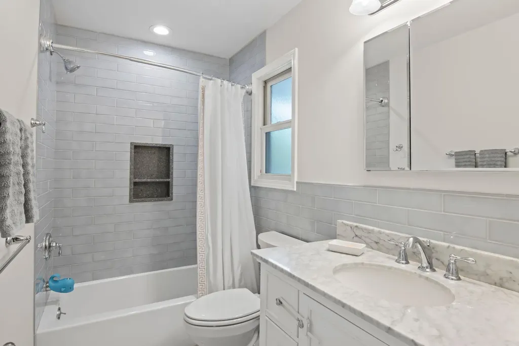 43 Merrivale Drive Smithtown NY 11787