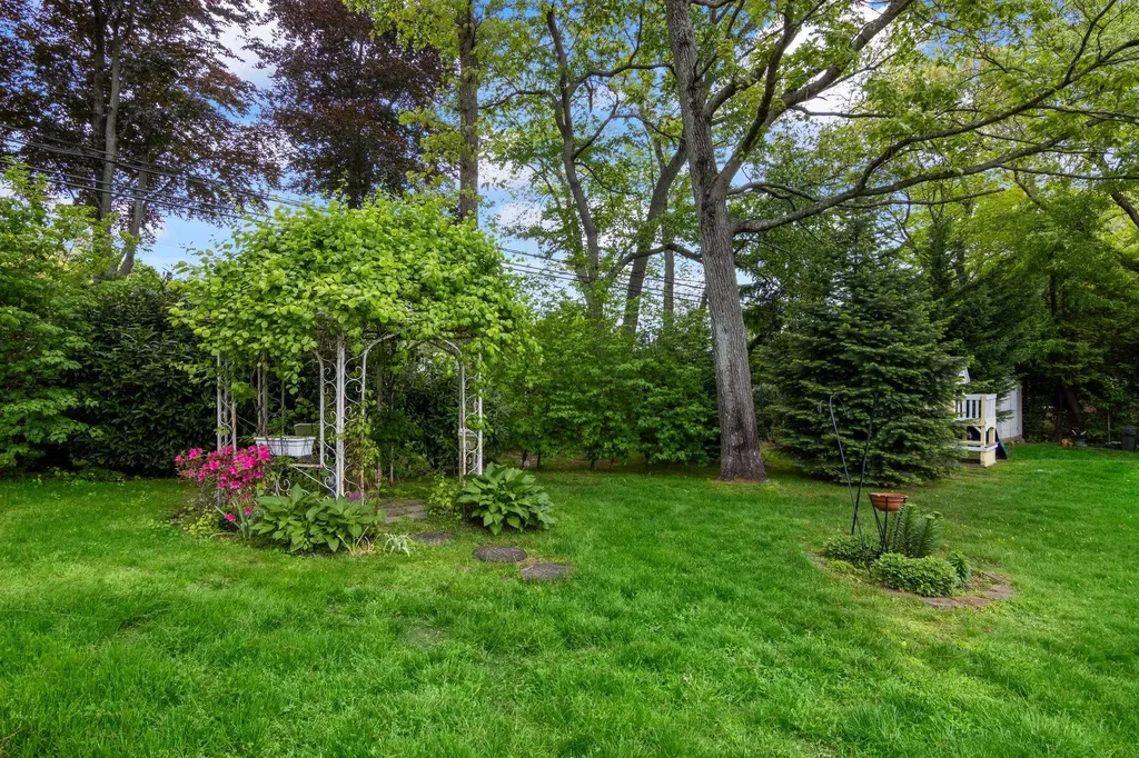 43 Merrivale Drive Smithtown NY 11787