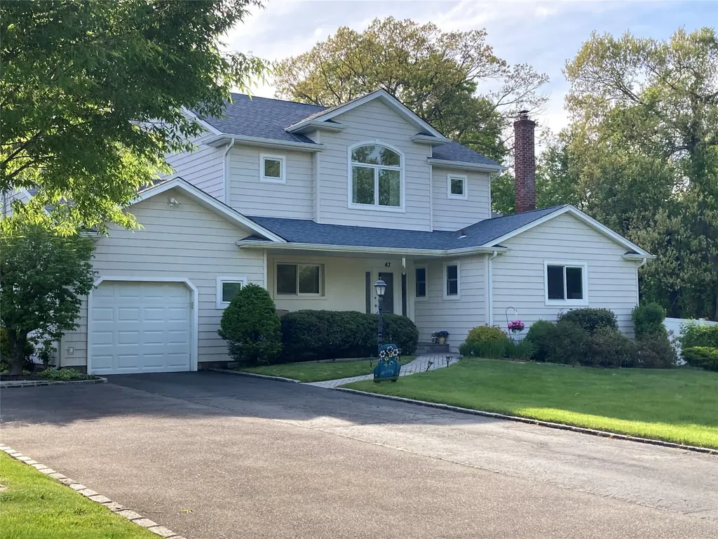 43 Merrivale Drive Smithtown NY 11787