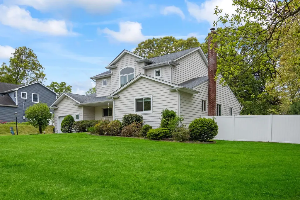 43 Merrivale Drive Smithtown NY 11787