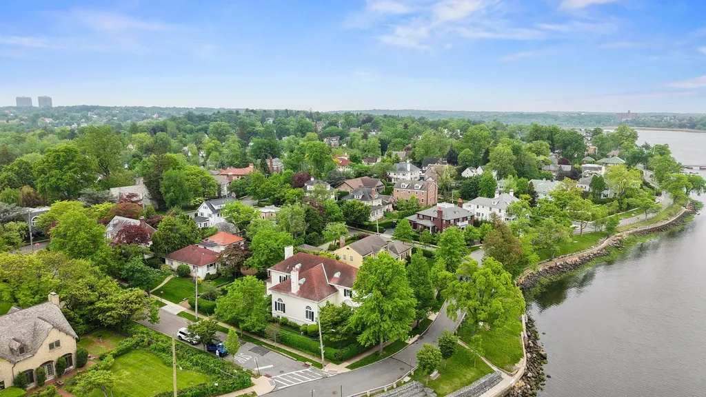10-08 Shore Road Douglaston NY 11363