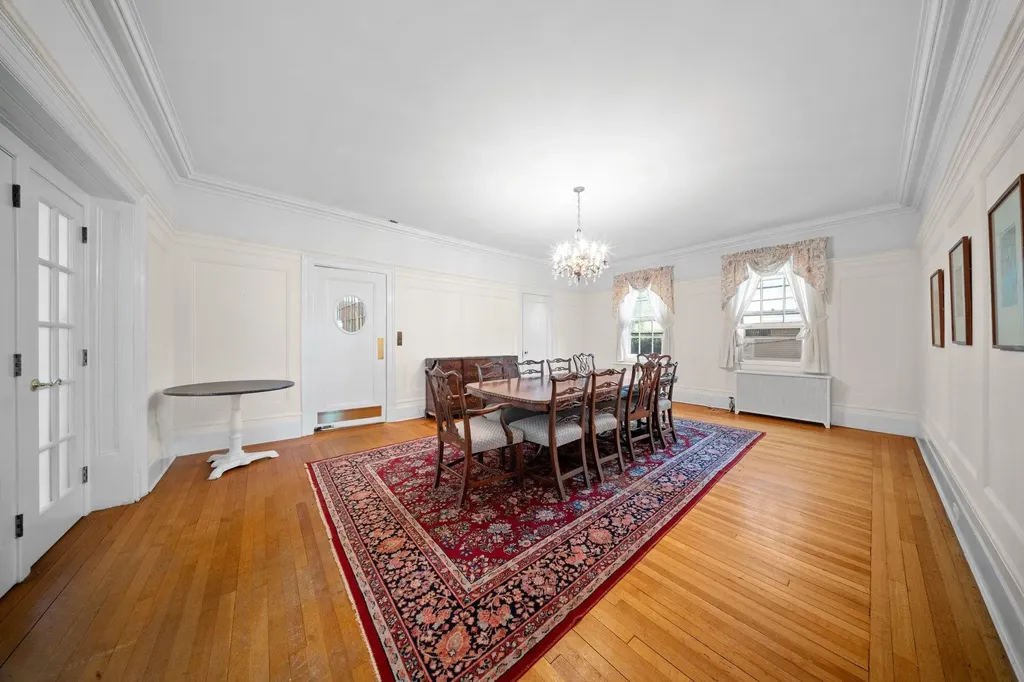 10-08 Shore Road Douglaston NY 11363